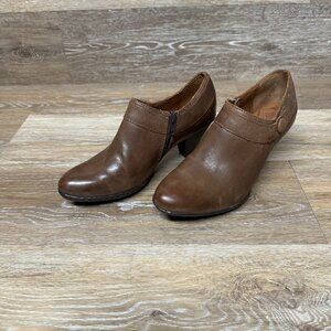 BORN  Women's Calixta Button Brown Side Zip Booties Size 6